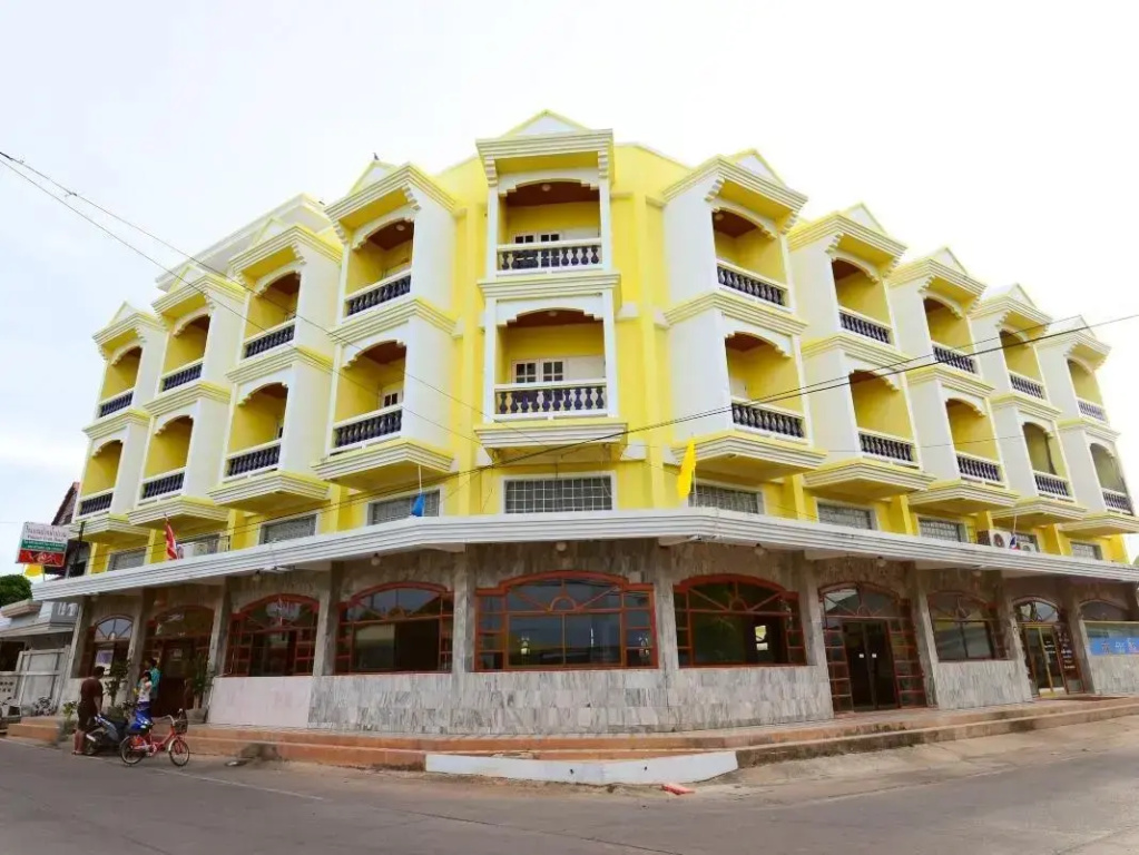Paknampran Hotel