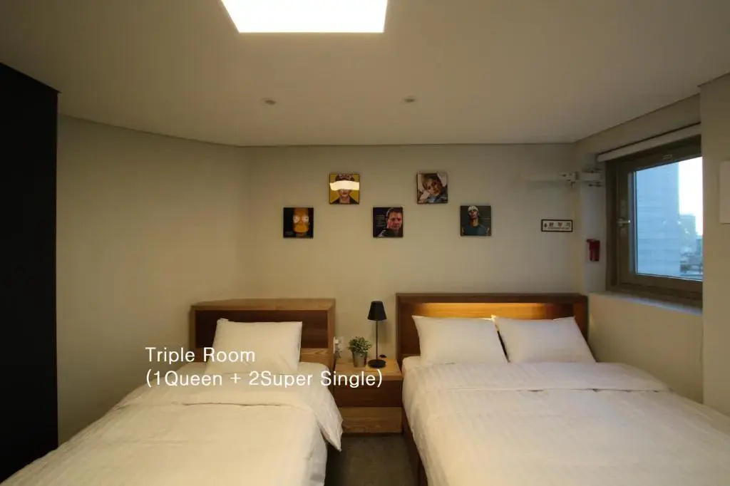 Standard Triple room