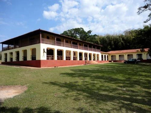 Pousada H Sarapuí