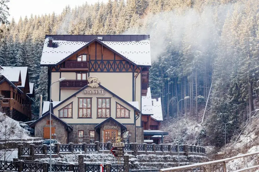 Ganz Hotel Ski Lift ?5
