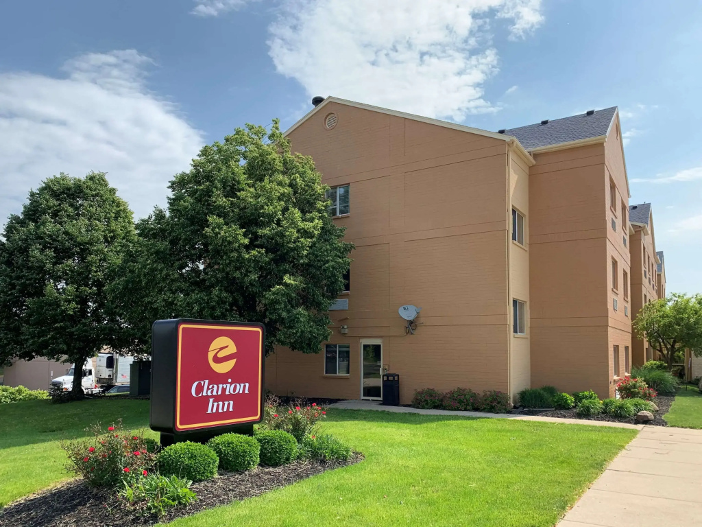 Clarion Pointe Fairborn near Wright Patterson AFB