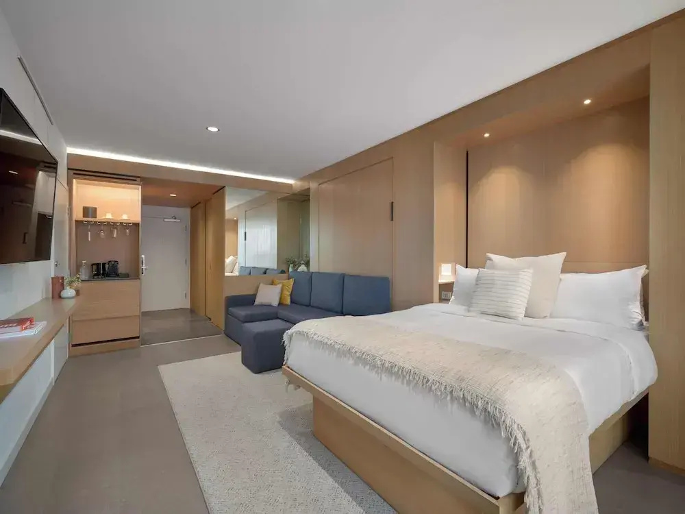 Classic room with balcony