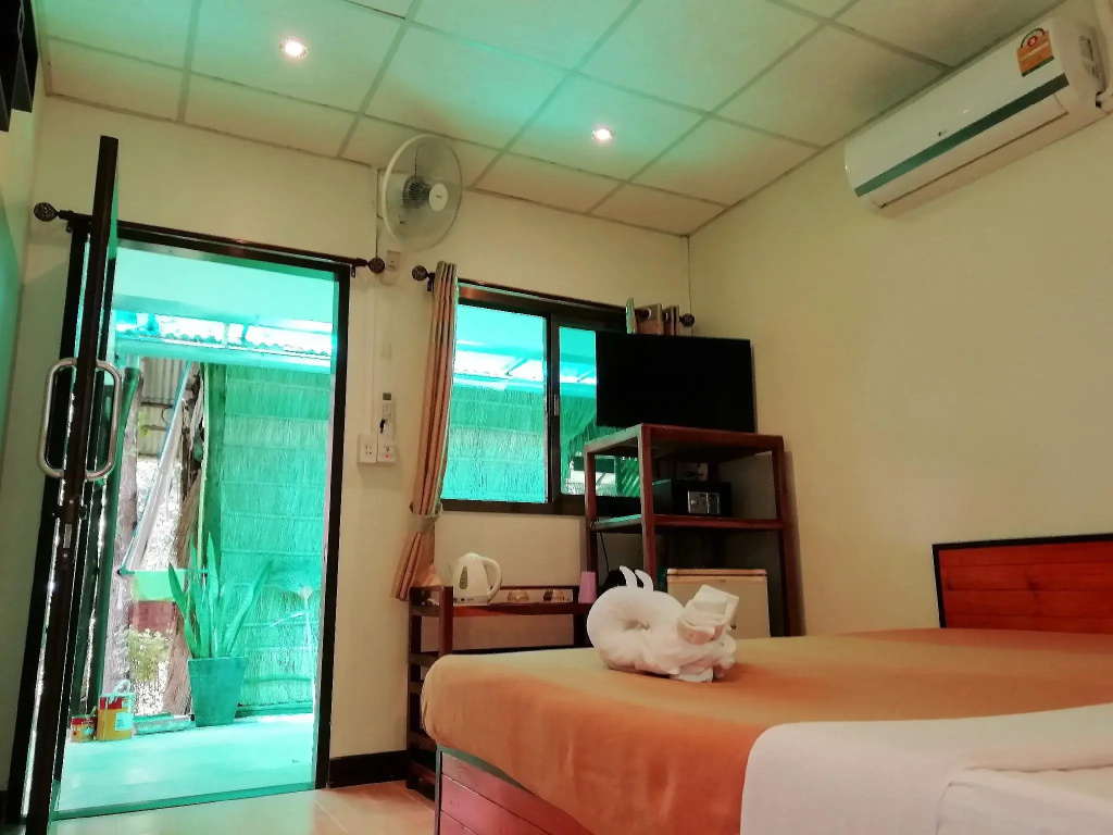 Standard Double room (full double bed)