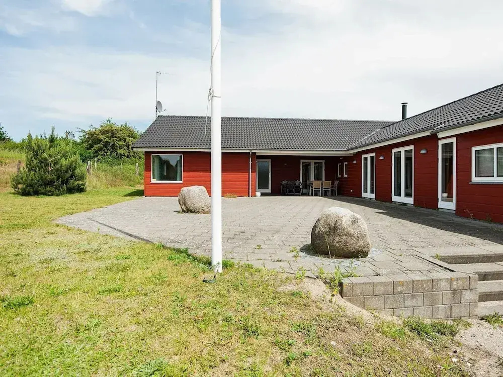 Rustic Holiday Home in Ebeltoft with Hot Tub