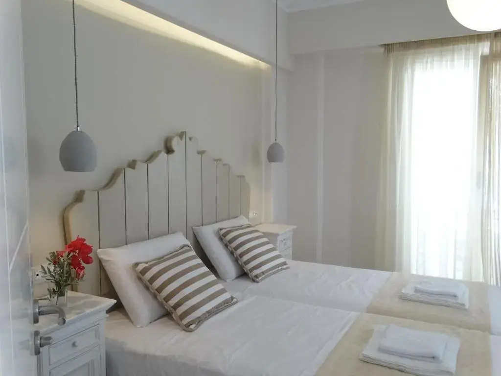 Standard Double room with balcony (full double bed)