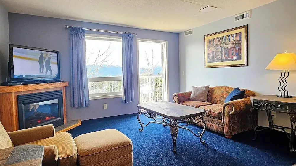 1 Bedroom Deluxe Suite with balcony