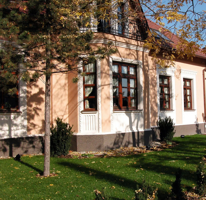 Villa Rosa Restaurant & Pension