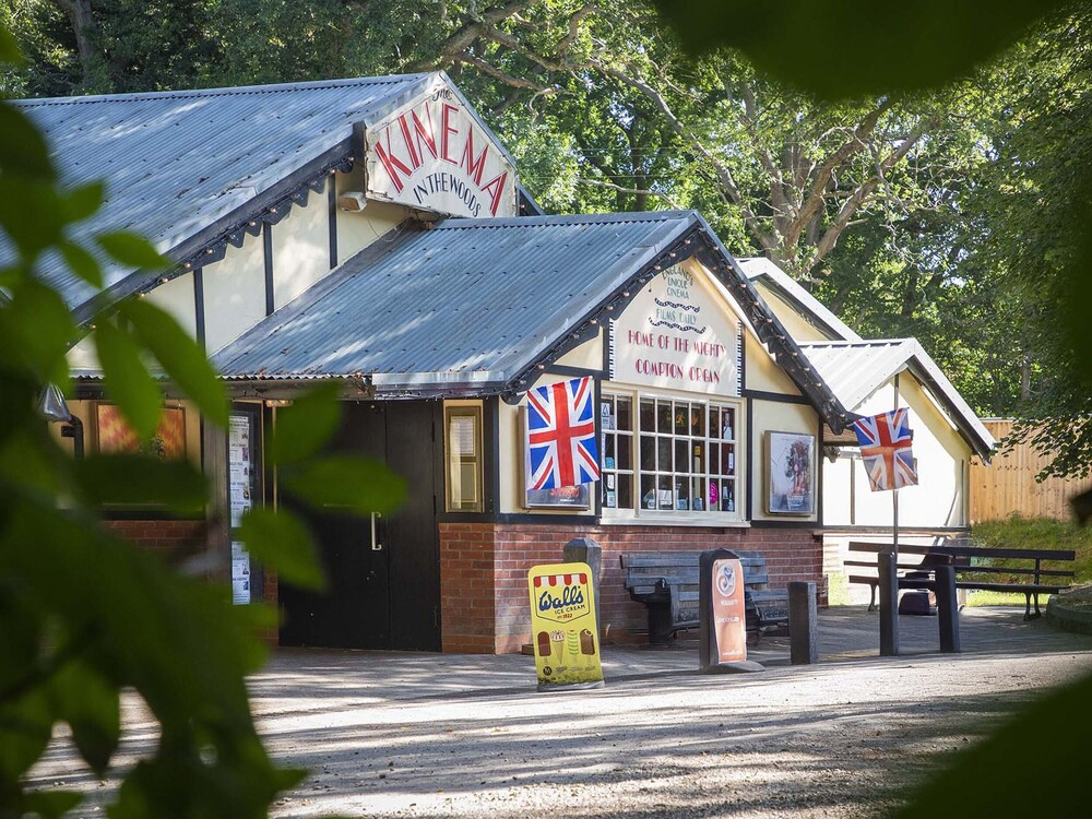 Hotchkin Lodge