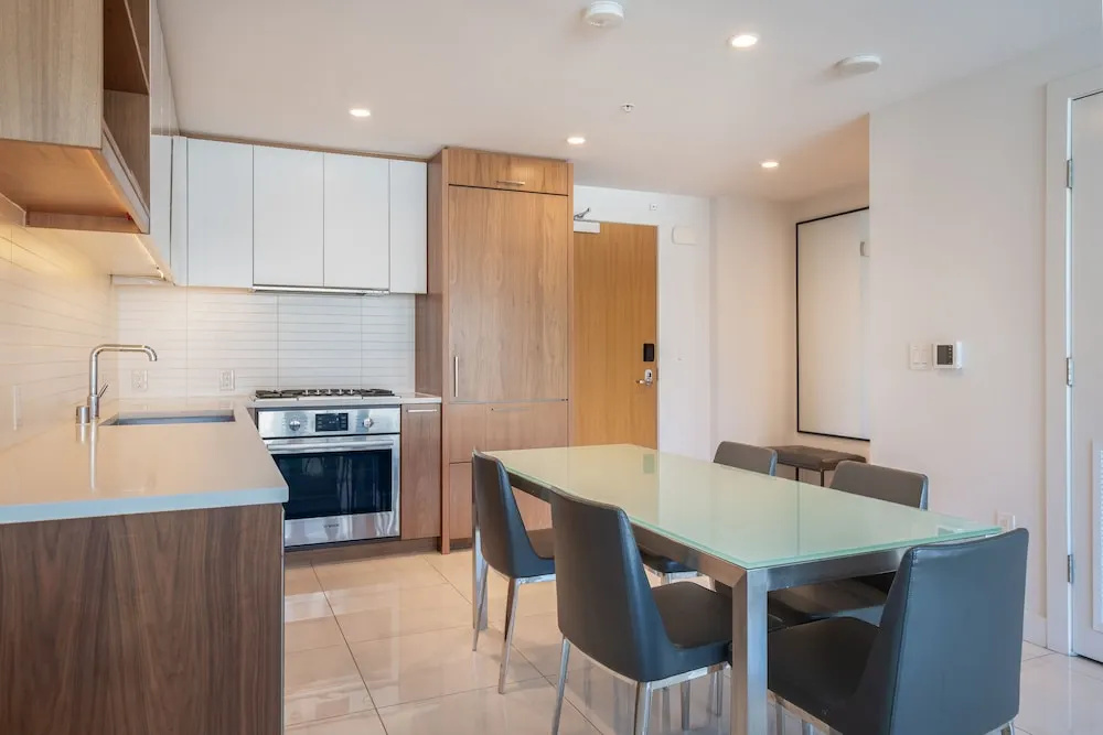 Level Furnished Living - Chambres