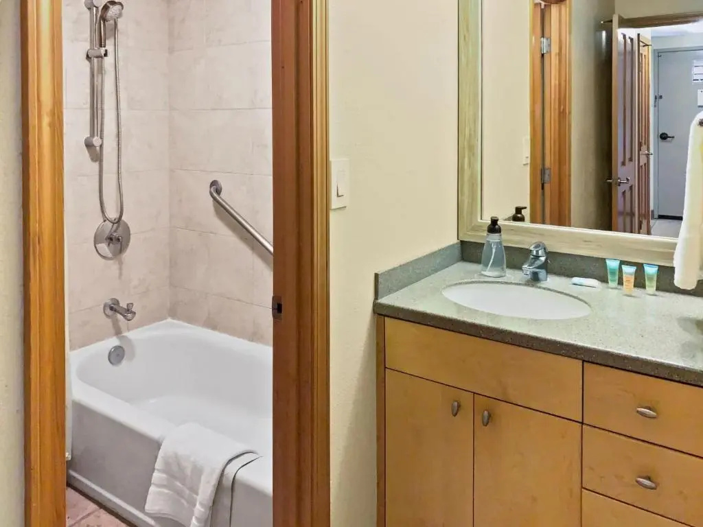 2 Bedrooms Premium Apartment oceanfront