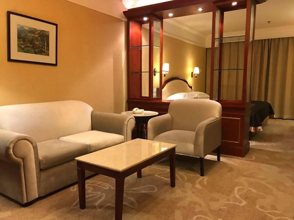 Kingwing Hotel — фото 4