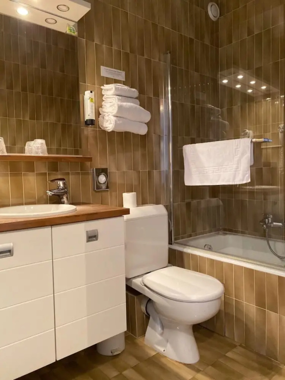Superior Double room (full double bed)