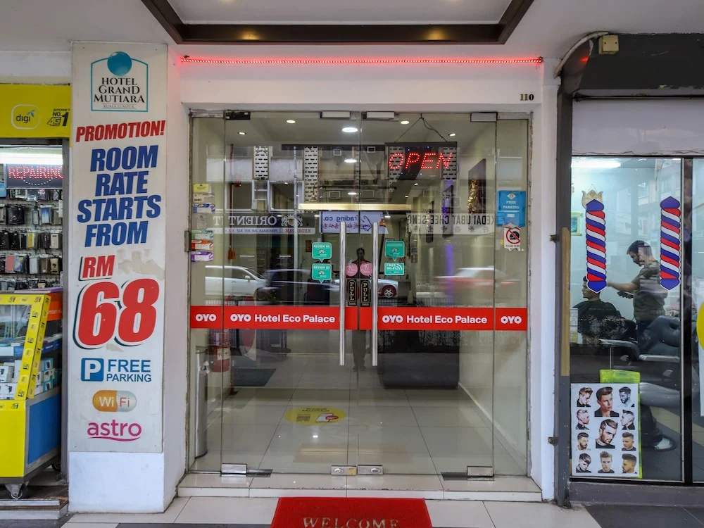 OYO 89571 Eco Palace Hotel