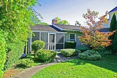 Town and Country Cottage Vacation Home