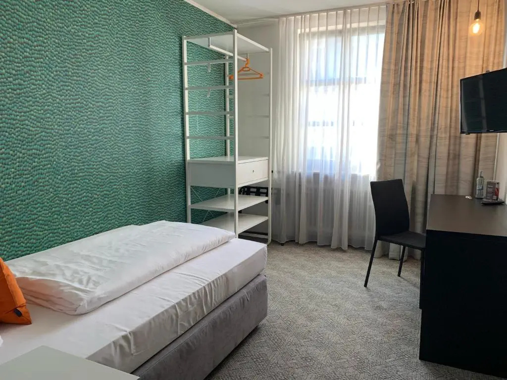 Economy room