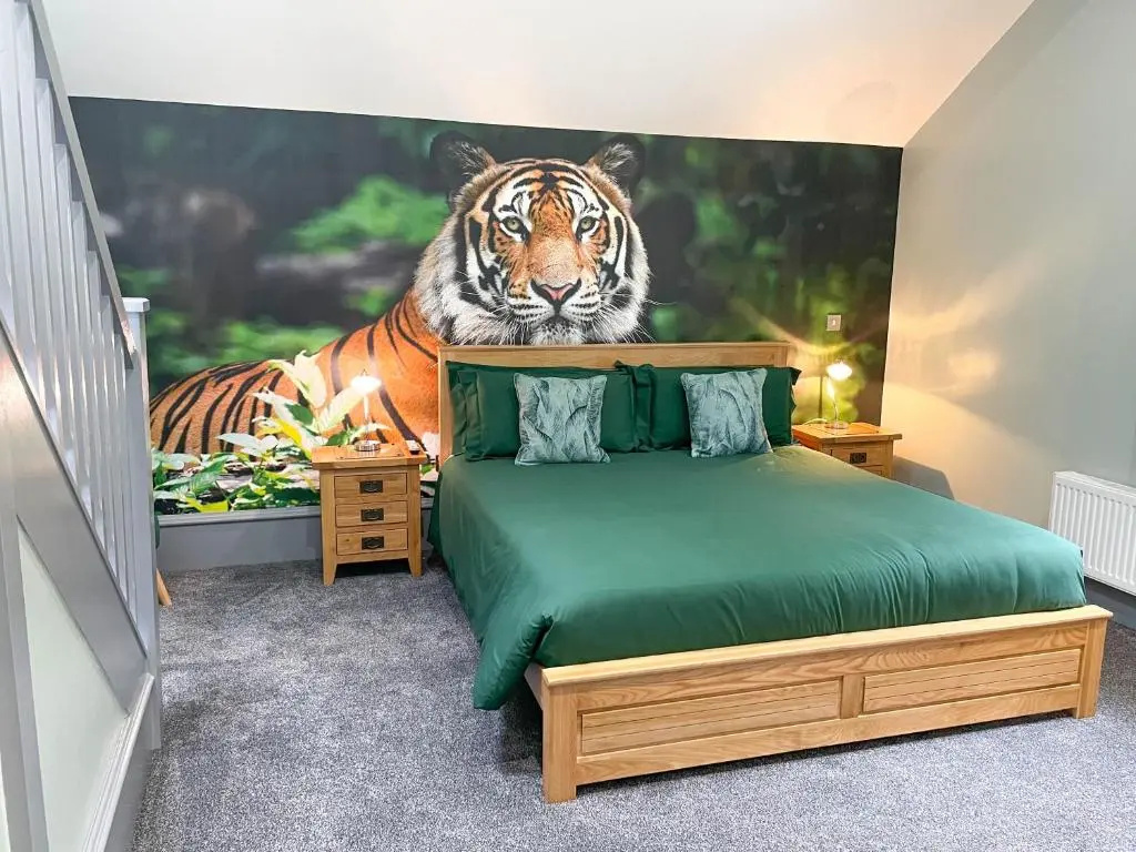 Superior Double room (full double bed)