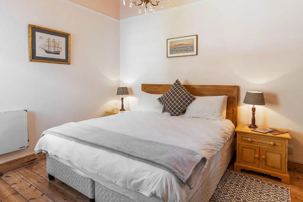 Standard Double room with mountain view (full double bed)