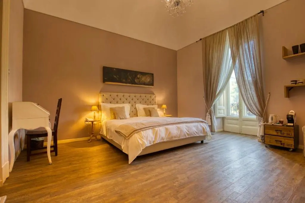 Standard Double room with balcony (full double bed)