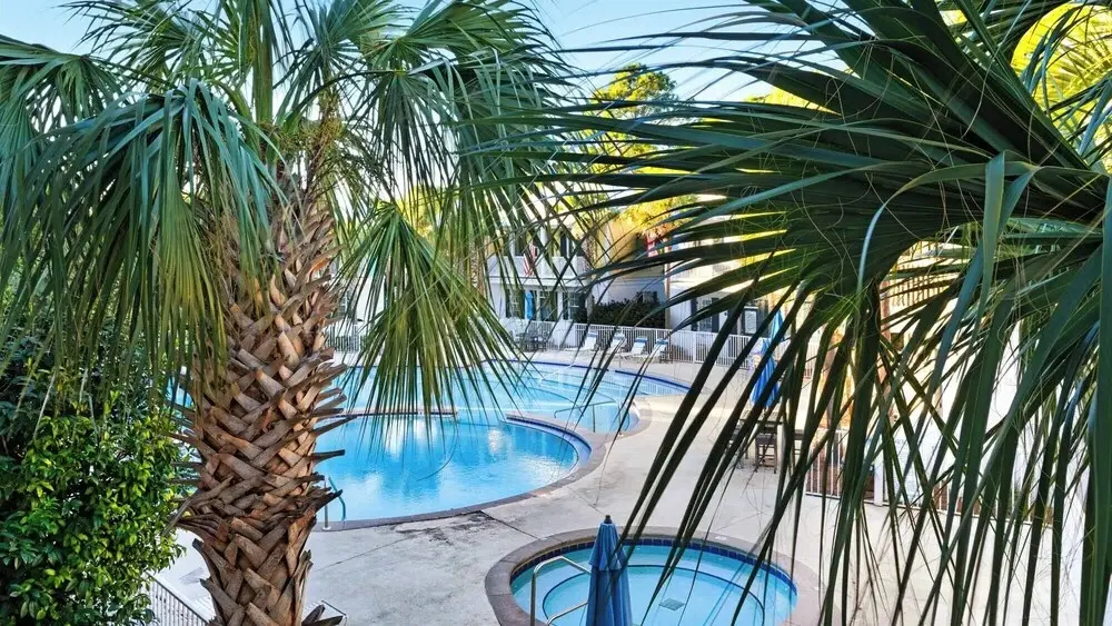 Dog Friendly @ Bungalows at Seagrove; 2 Blocks to Beach ~ Overlooks Pool/spa