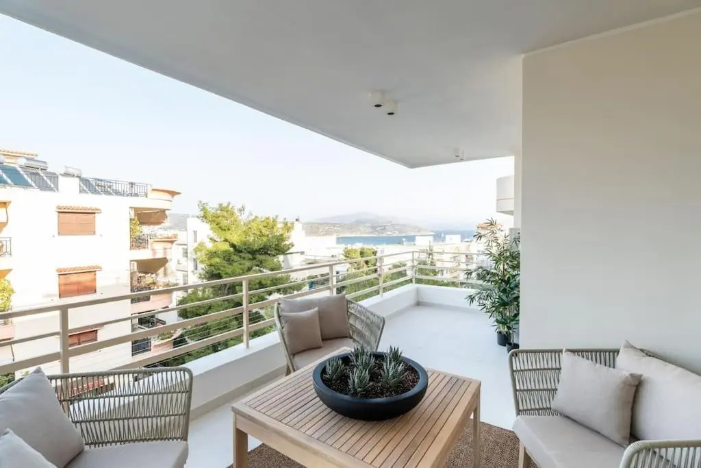2BD Boho Sea View Apartment by The Olon