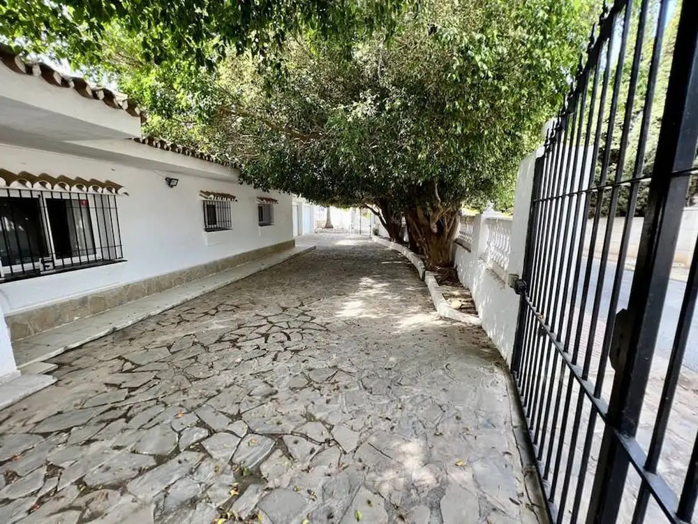 Beautiful Villa With Pool Scenic Views Sleeps 8