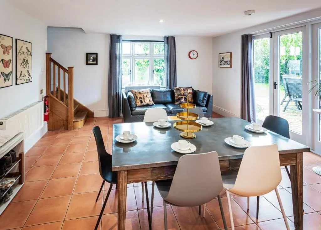 3 Bedrooms Bungalow