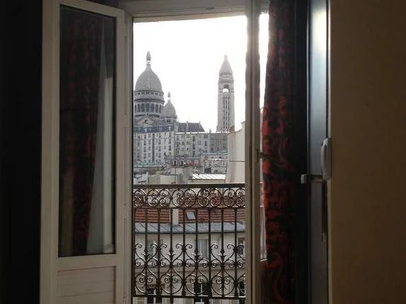 Afficher la photo 8 — Villa Montmartre - Nouvellement rénovée