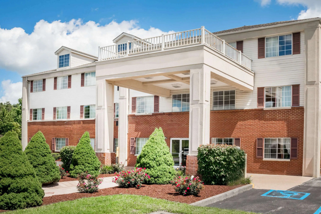 Days Inn by Wyndham Norton