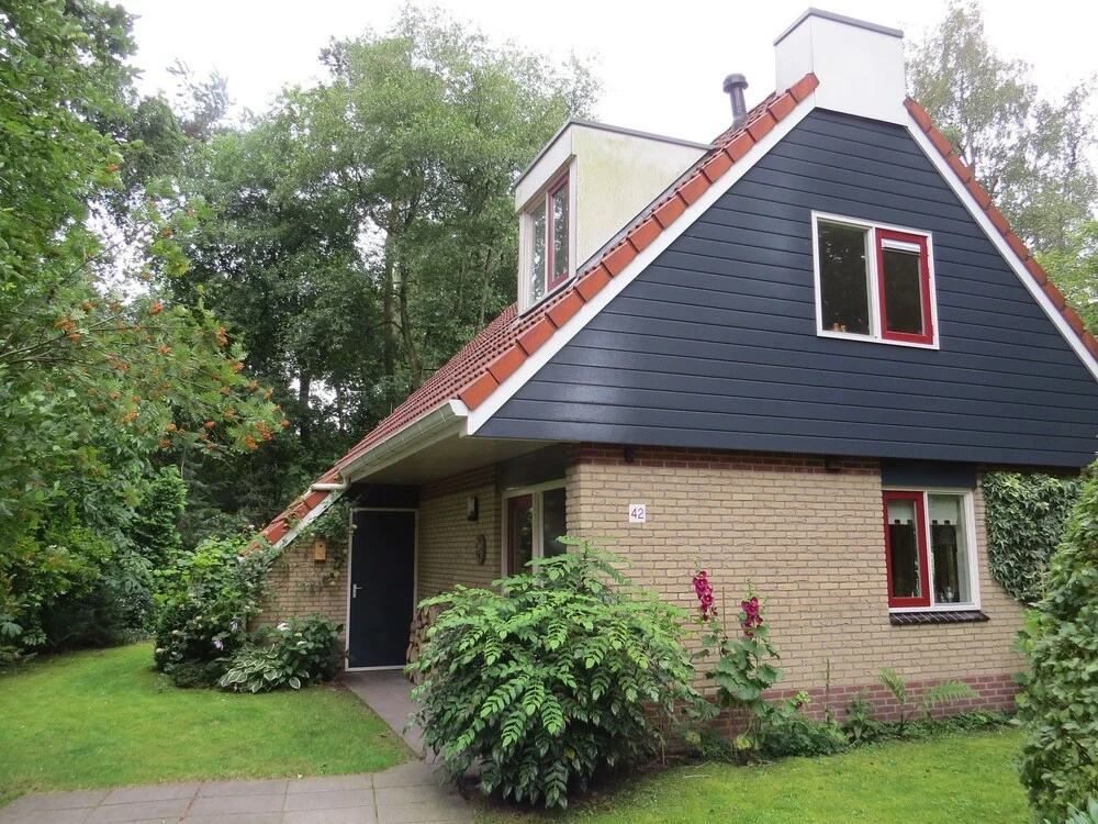 Well-kept House With Garden, Near the Lemelerberg