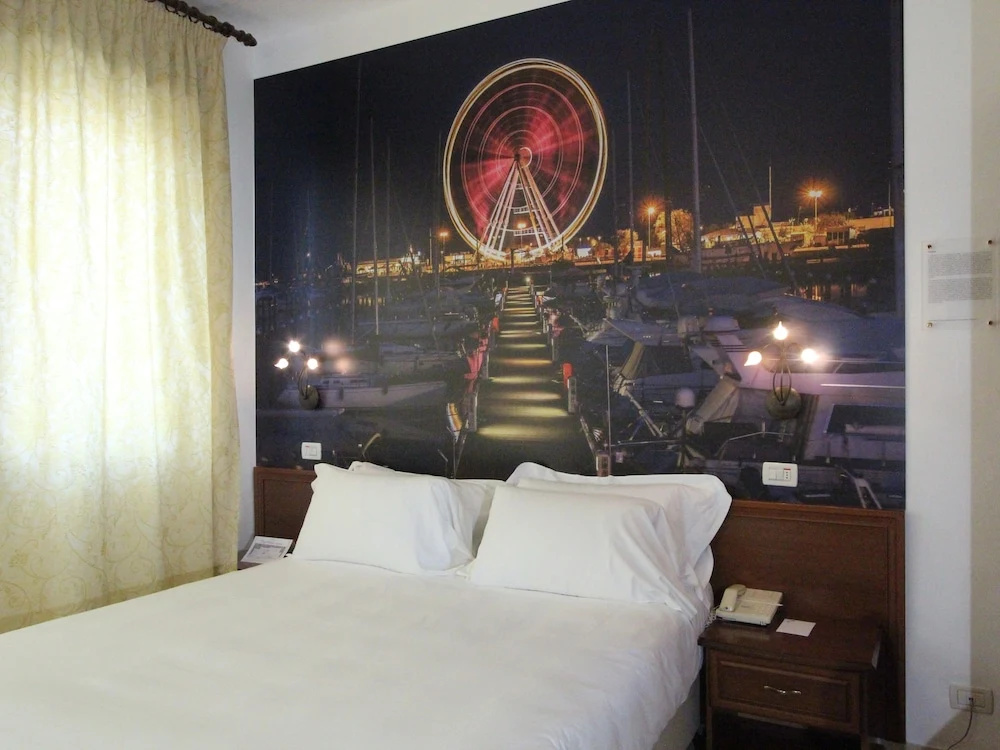 Double room with balcony (full double bed)