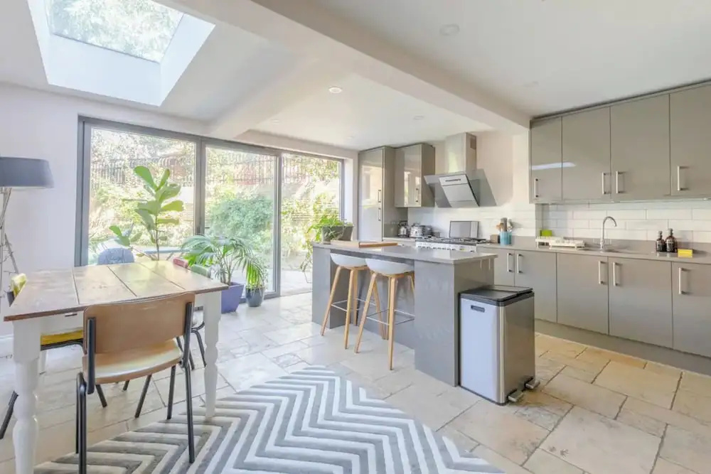 Beautiful & Modern 3BD House- Kennington!