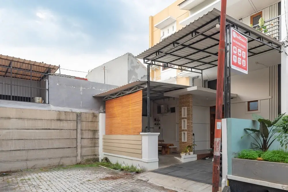 RedDoorz near Majapahit Semarang