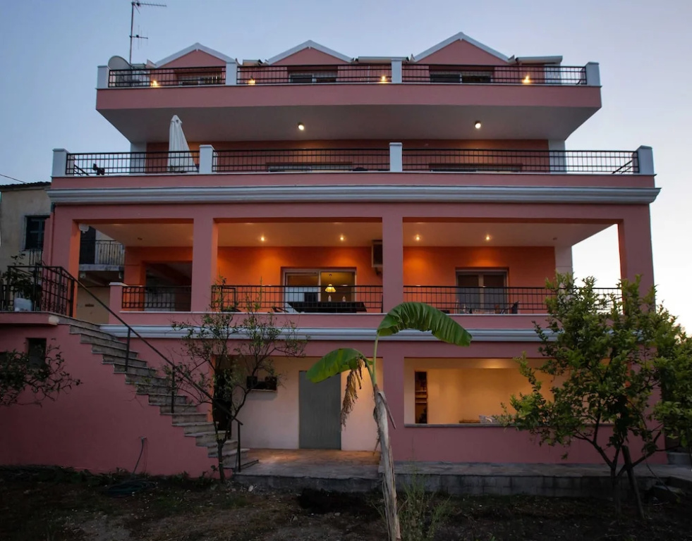 Spacious House with great view in Corfu