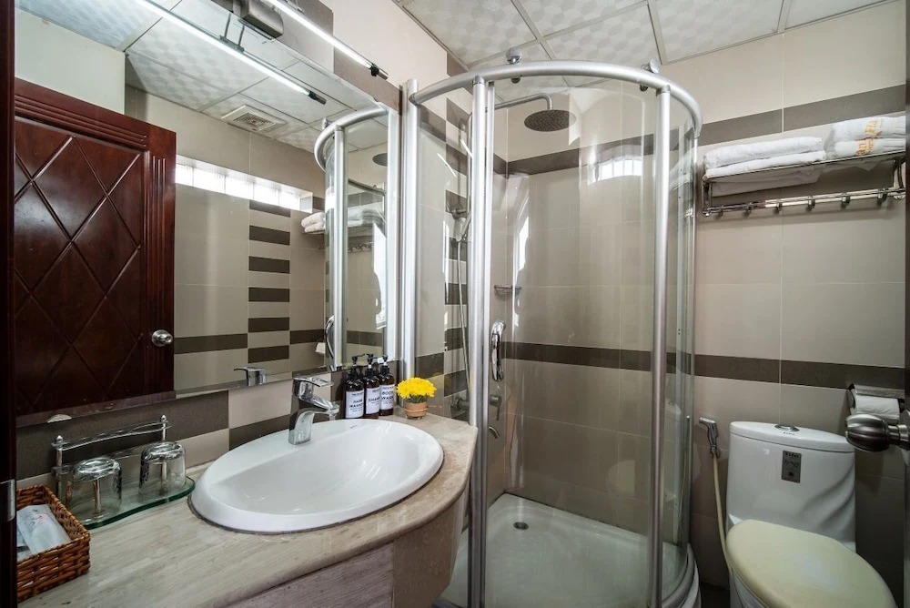 Двухместный номер Deluxe двуспальная кровать в Van Ha Hotel