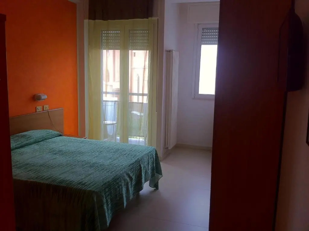 Standard Double room with balcony (full double bed)