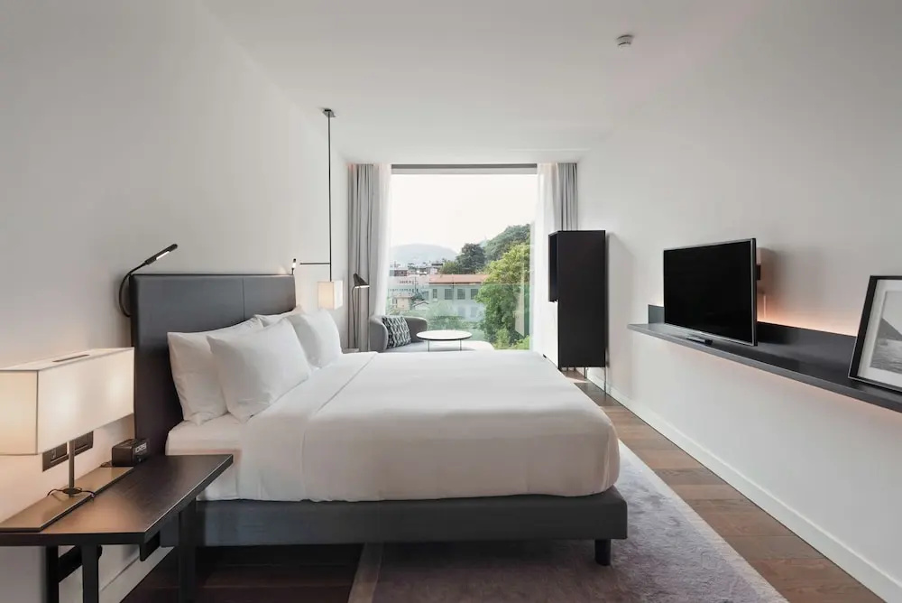 Deluxe Double room (full double bed)