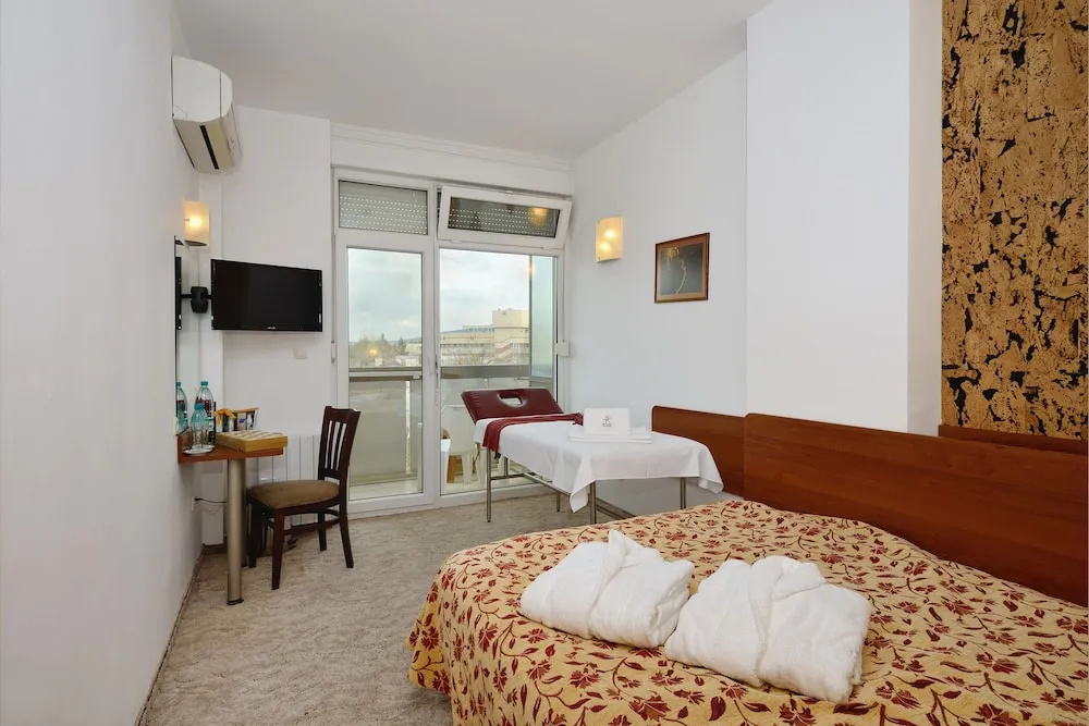 2 Bedrooms Standard Apartment