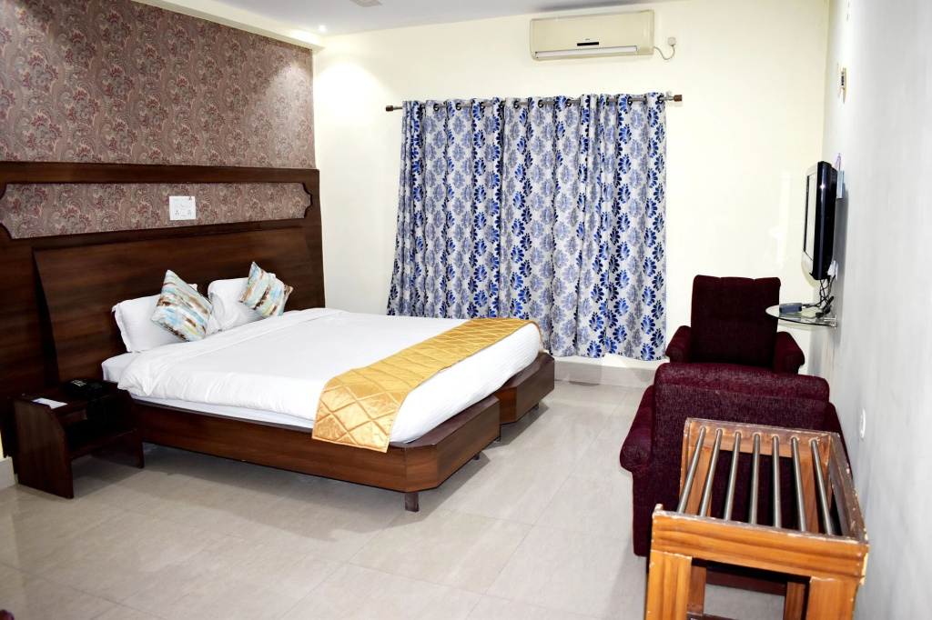 Hotel Radhika Regency — 3