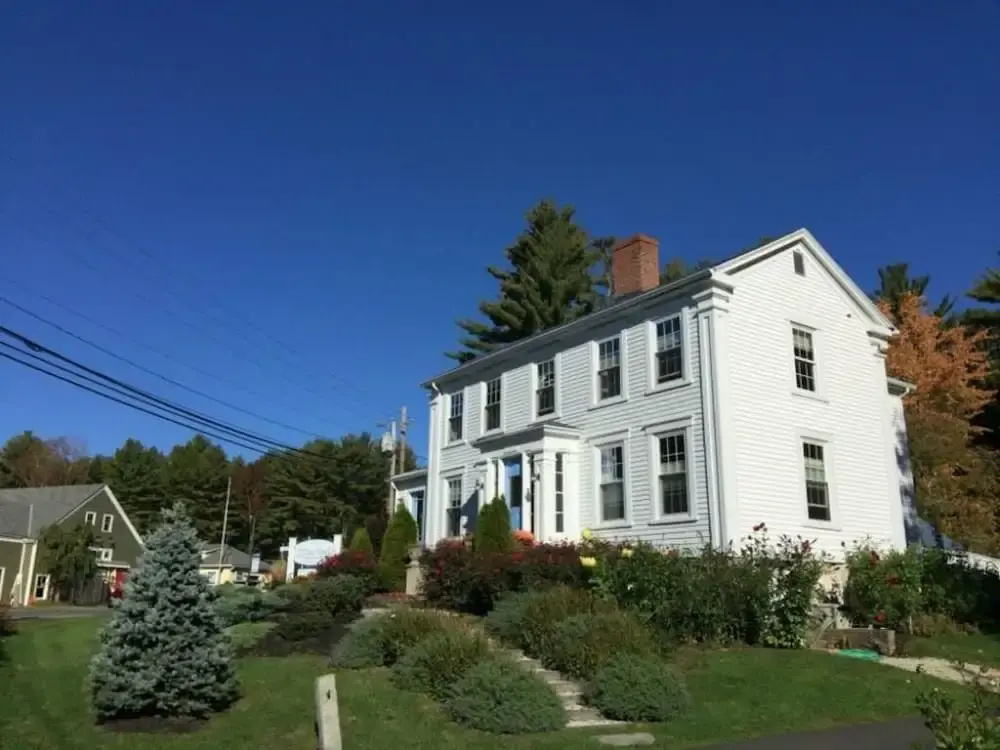 2 River Road Inn and Cottages