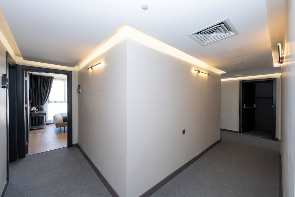 Heaven Inn Airport Hotel (By Ostrovok