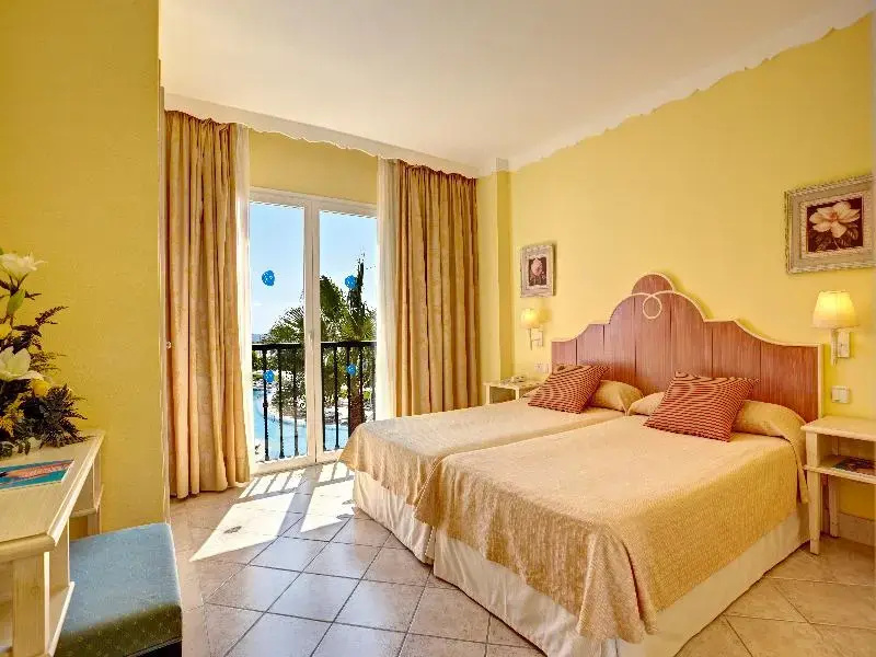 Grupotel Macarella Suites & Spa - Chambres