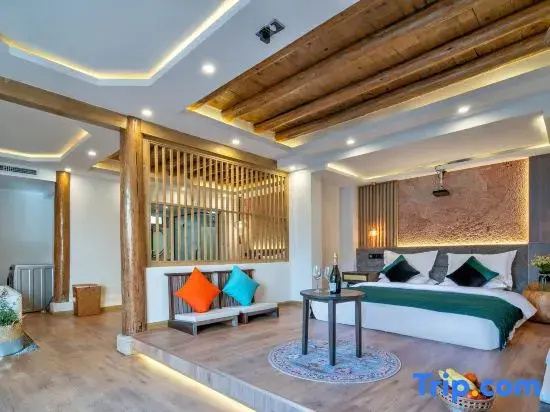 2 Bedrooms Standard Family room