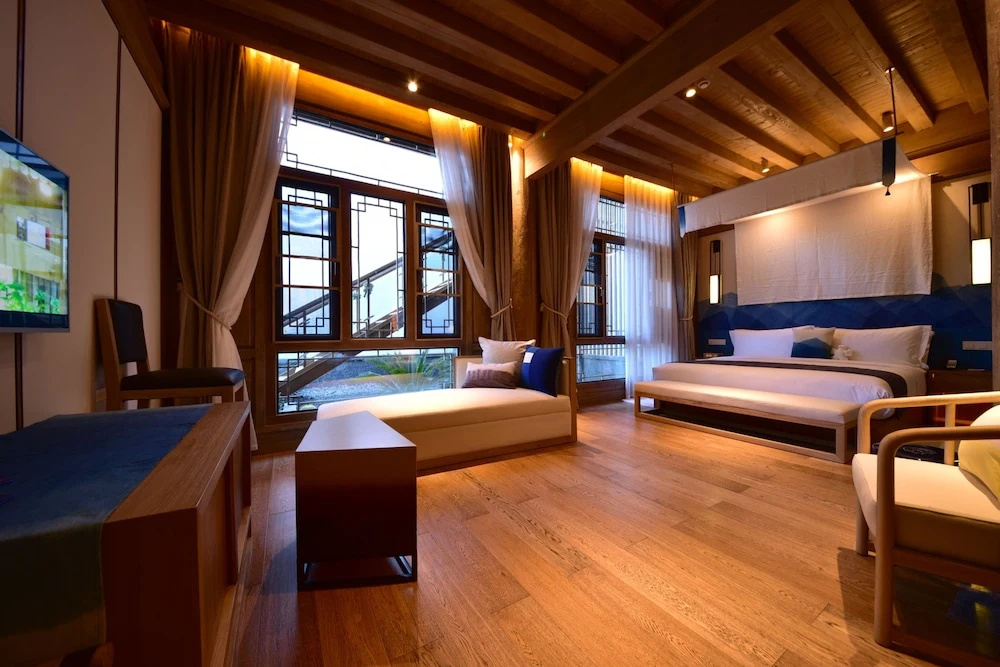 Double Junior Suite (full double bed)