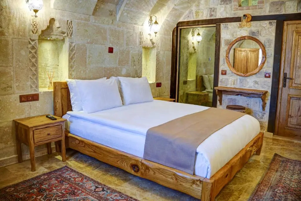Deluxe Double room (full double bed)