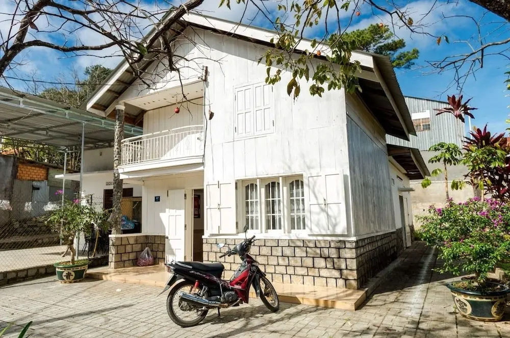Abosutoku Da Lat