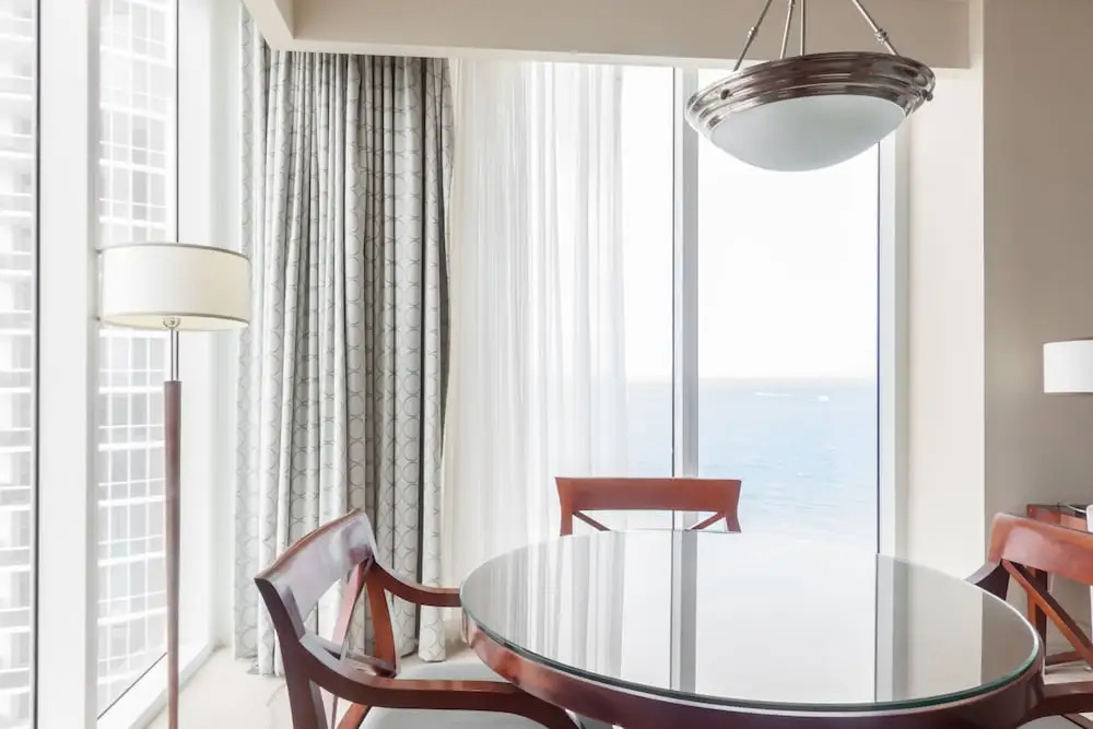 Private Ocean Condos at Trump Sunny Isles - Chambres