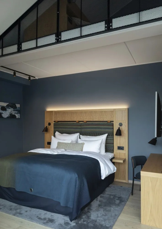 Deluxe Double room with balcony (full double bed)