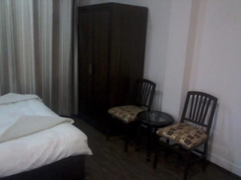 Deluxe Double room (full double bed)