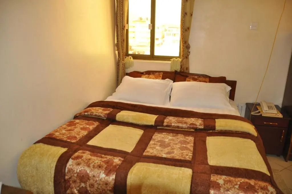 Deluxe Double room (full double bed)