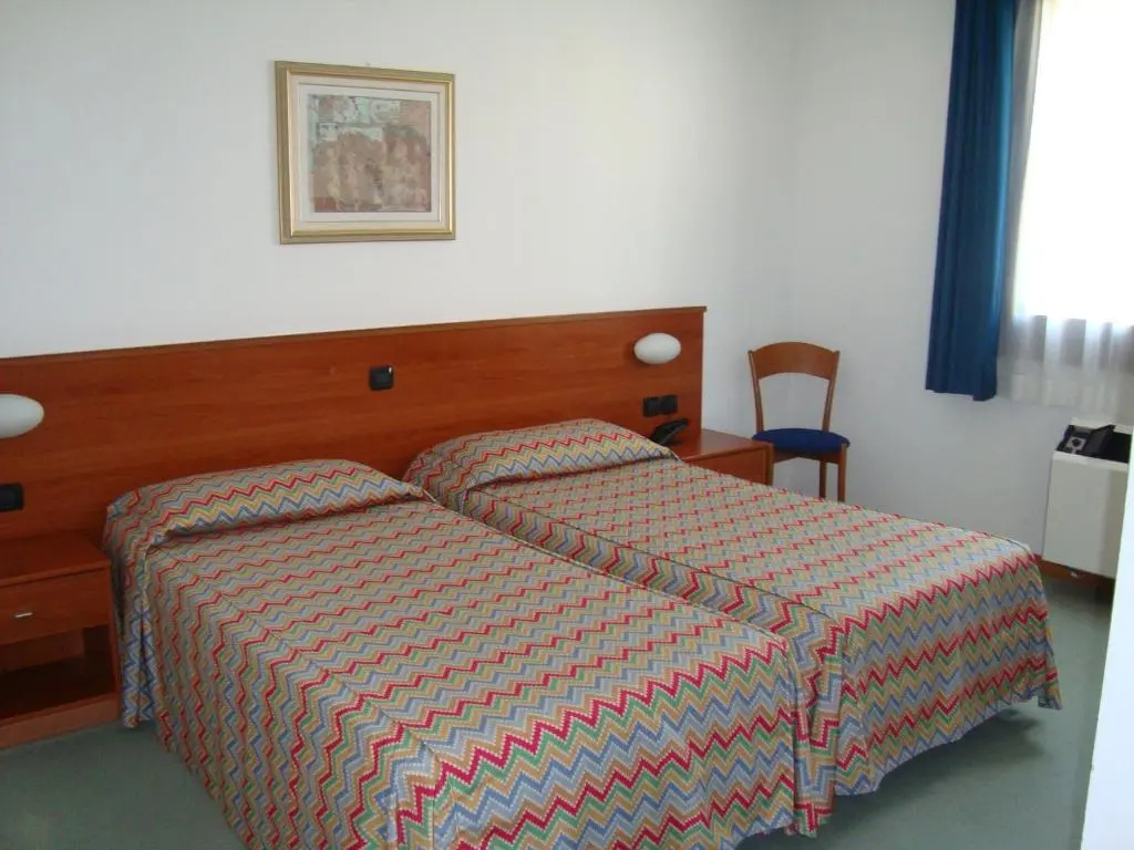 Standard Double room (twin beds)